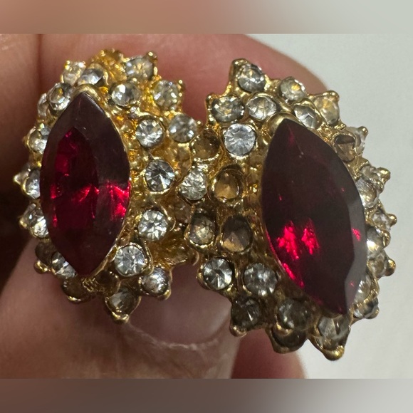 Earring, pendant, and ring set - Picture 1 of 6